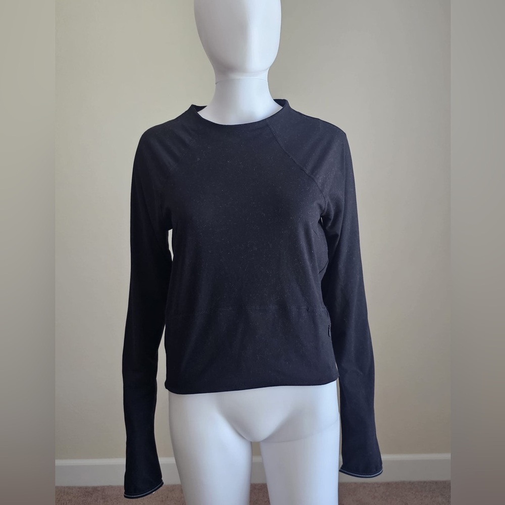 NWOT Medium Black Workout Long Sleeve Shirt